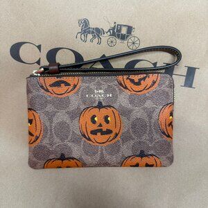 coach Corner Zip Wristlet In Signature Canvas With Halloween Print ccl20